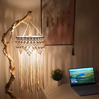 Лампа във формата на ресни в стил бохо за осветление на стаите в атмосферата