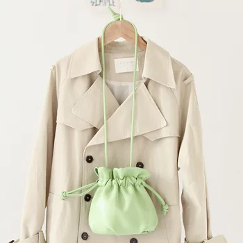 Корейската версия на Модни чанти-кофи на съвсем малък, Ежедневни Сладка мини чанта през рамо от мека кожа, Однотонная дамска чанта на рамото