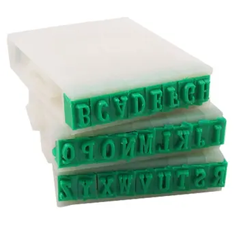 Подвижна набор от пластмасови матрици с английската азбука от 26 букви